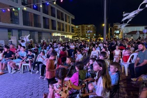 AÇIK HAVADA SİNEMA COŞKUSU TOSUN PAŞA FİLMİYLE DEVAM ETTİ