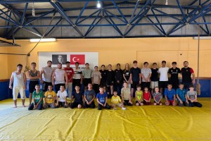 YAZ SPOR OKULLARINDA ÇOCUKLAR GÜREŞİ TERCİH ETTİ