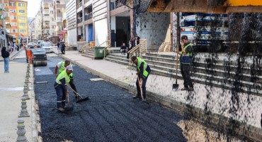 YALOVA BELEDİYESİ, DOĞAN SOKAK’TA YOL KONFORUNU ARTIRIYOR