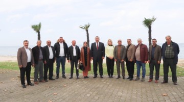 BAŞKAN GÜREL MERKEZ MAHALLE MUHTARI İLE BİR ARAYA GELDİ
