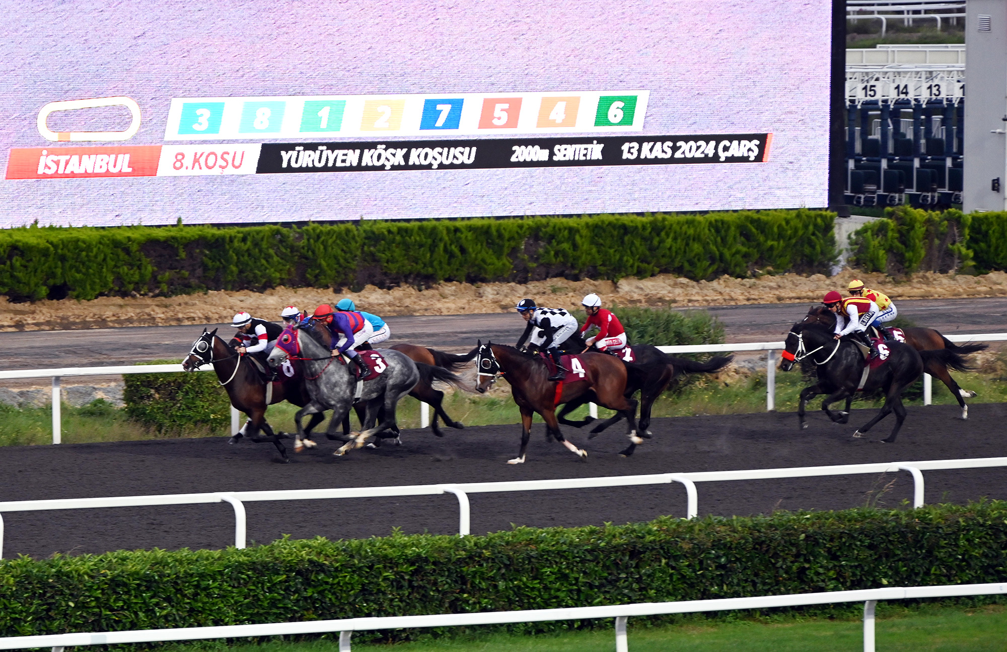 YÜRÜYEN KÖŞK KOŞUSU