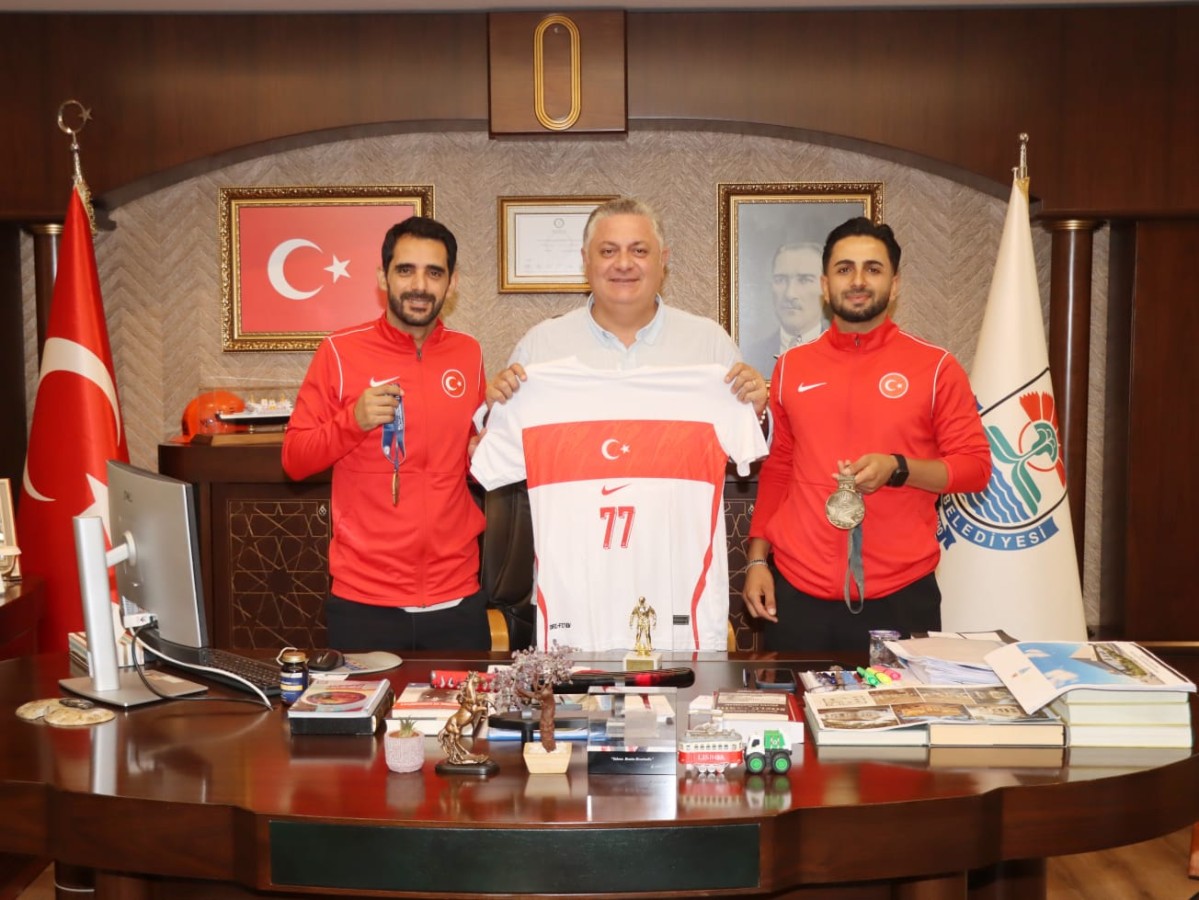 BAŞKAN GÜREL, ŞAMPİYON SPORCULARI AĞIRLADI