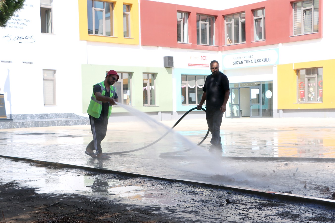 OKULLARIMIZDA YENİ EĞİTİM DÖNEMİ ÖNCESİ TEMİZLİK ÇALIŞMASI