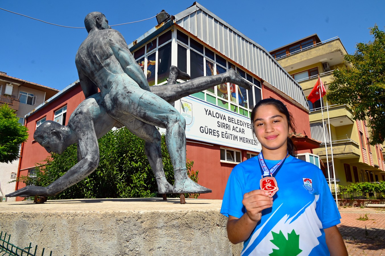 YALOVA BELEDİYE SPOR KULÜBÜ SPORCUSU ESRA KARATAŞ TÜRKİYE ÜÇÜNCÜSÜ OLDU