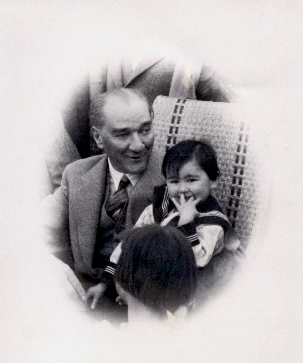 ATATÜRK VE ÇOCUK MÜZESİ